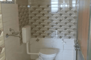 Single room for rent for girls in Bilaspur with attached washroom and kitchen near Bahatarai Cricket Stadium in gated society