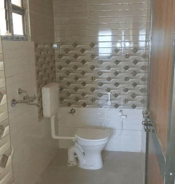 Single room for rent for girls in Bilaspur with attached washroom and kitchen near Bahatarai Cricket Stadium in gated society