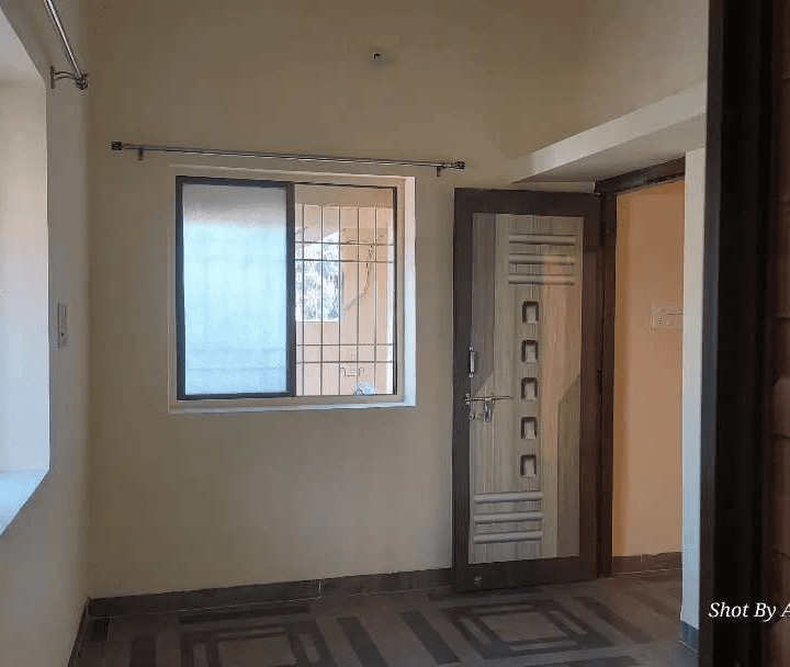 Single room for rent for girls in Bilaspur with attached washroom and kitchen near Bahatarai Cricket Stadium in gated society