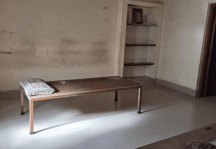 1BHK semi furnished flat for rent in Kashyap Colony Gali No 4 near Deepak Kirana Store 600 sqft apartment