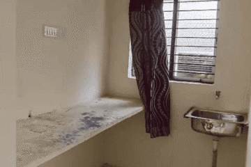 1 BHK furnished independent house for rent with 500 sqft area, fully furnished builder floor with 1 bathroom suitable for bachelors