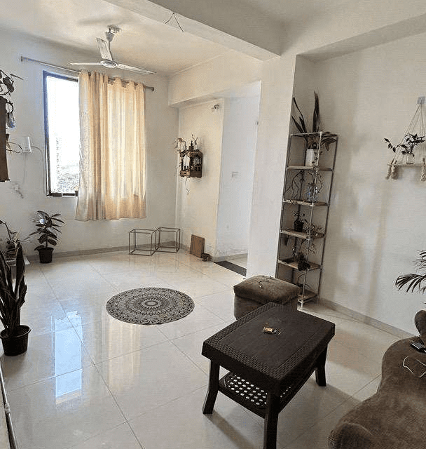 Room for rent in 2 BHK furnished flat for bachelors sharing, independent room available with parking in apartment