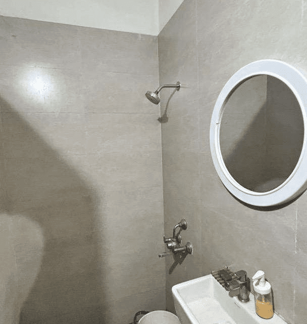 Room for rent in 2 BHK furnished flat for bachelors sharing, independent room available with parking in apartment