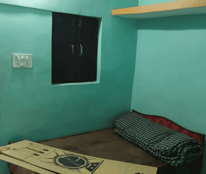 Furnished rooms for working girls in Sarkanda Bilaspur with attached bathroom and parking facility