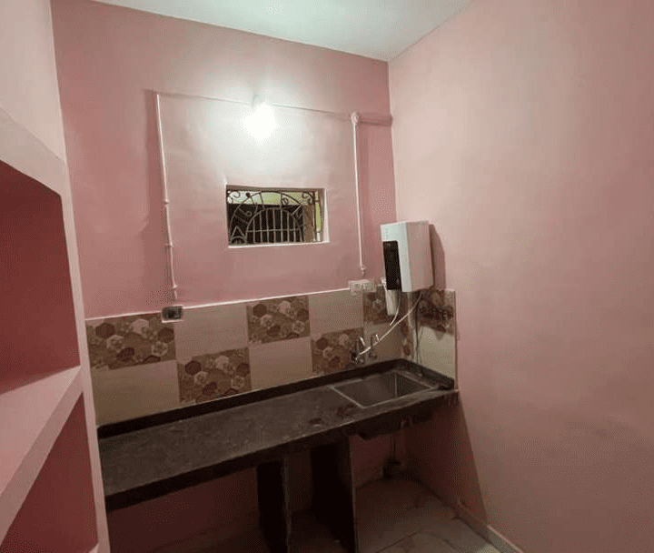1 BHK unfurnished flat for rent in Torwa Bilaspur with parking