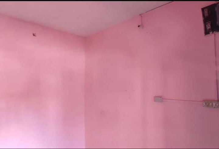 Unfurnished shop for rent in Nehru Chowk Bilaspur at Ganesh Chowk Market, 100 sqft first floor commercial space listed by owner on GoRentPe with low maintenance and prime business location.