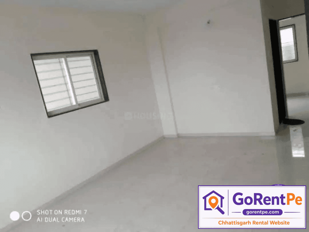 1 BHK unfurnished room for rent near Nehru Chowk Mungeli Naka Bilaspur with separate kitchen, attached bathroom, east facing house, 1000 sqft carpet area, parking available, bachelors allowed