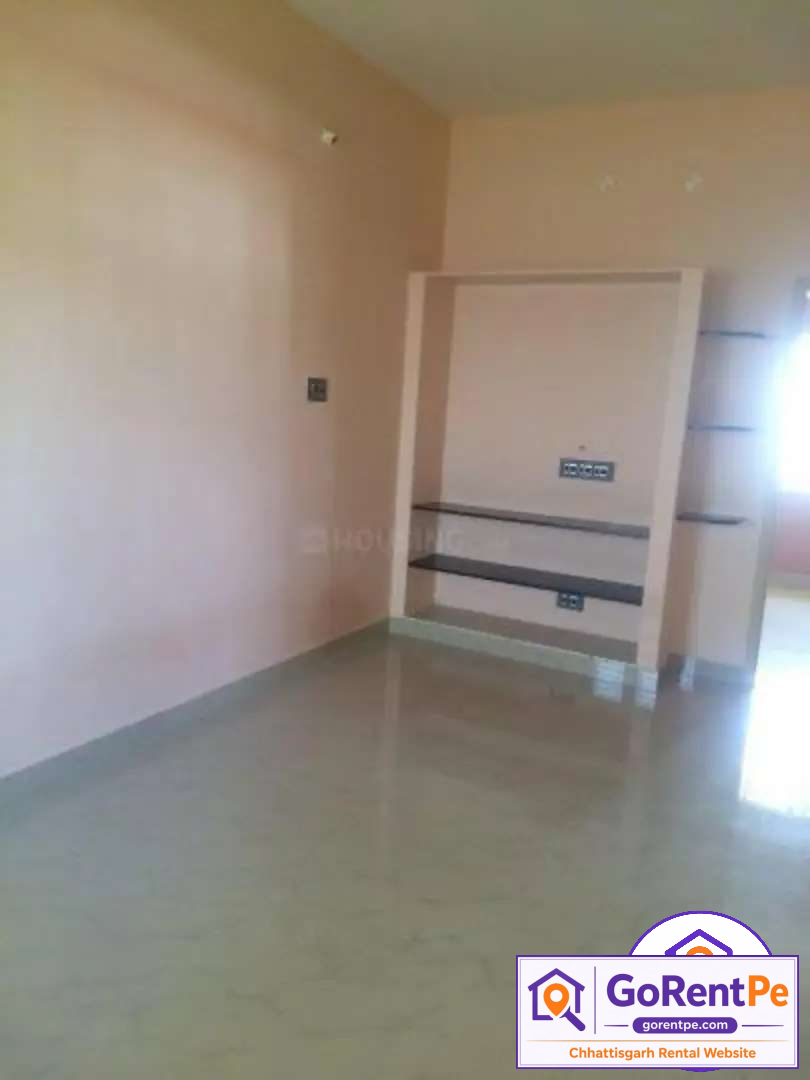 1 BHK unfurnished room for rent near Nehru Chowk Mungeli Naka Bilaspur with separate kitchen, attached bathroom, east facing house, 1000 sqft carpet area, parking available, bachelors allowed