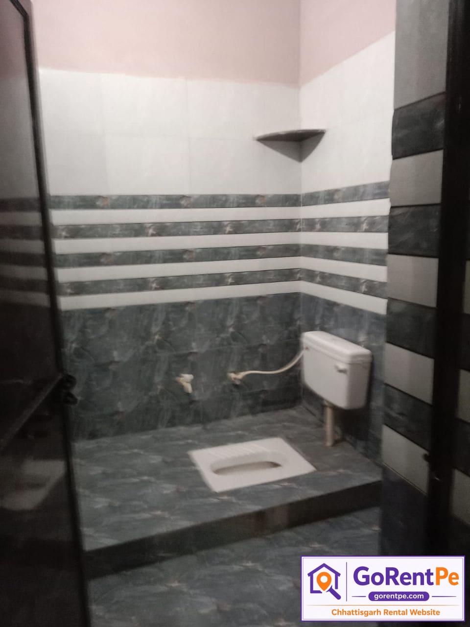 3BHK house for rent in Abhishek Vihar Bilaspur near Maharshi School, 1st floor family home available at ₹10,000 per month