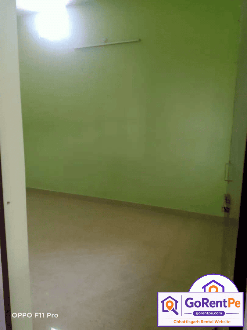 2BHK semi-furnished house for rent with 1000 sqft area, 2 bathrooms, parking, North-East facing, family-friendly owner listing