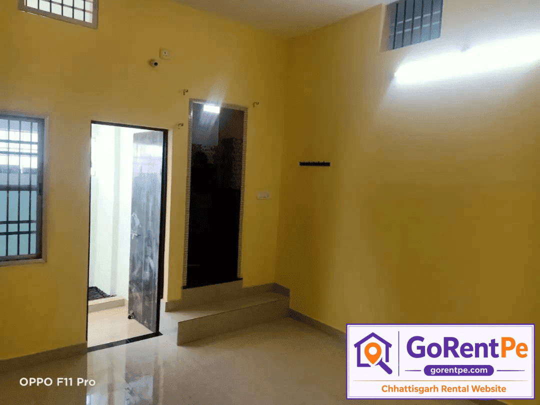 2BHK semi-furnished house for rent with 1000 sqft area, 2 bathrooms, parking, North-East facing, family-friendly owner listing