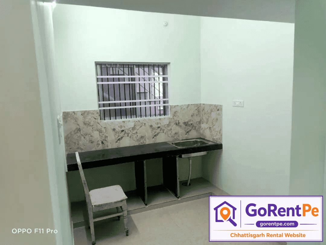 2BHK semi-furnished house for rent with 1000 sqft area, 2 bathrooms, parking, North-East facing, family-friendly owner listing