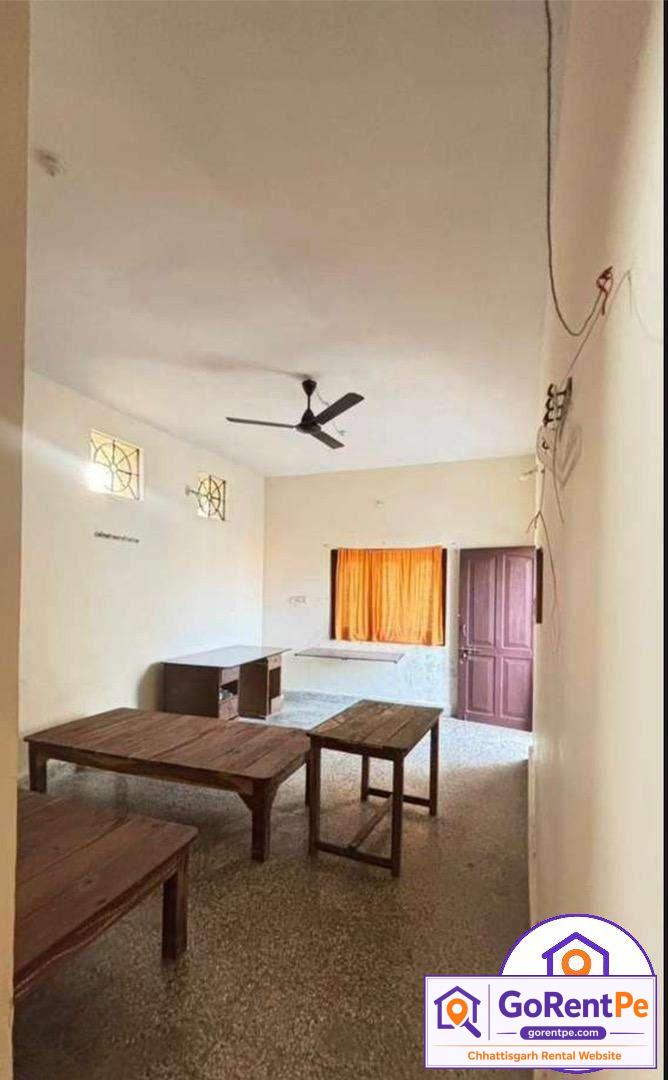 Furnished room for boys in Vinoba Nagar Bilaspur near Akshay Gurukul School 400 sqft builder floor rental
