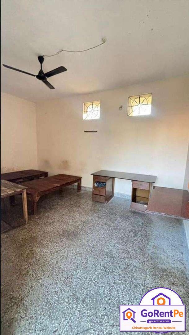 Furnished room for boys in Vinoba Nagar Bilaspur near Akshay Gurukul School 400 sqft builder floor rental