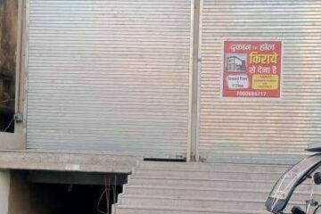 Semi-furnished shop for rent in Juni Line Bilaspur with 3000 sq ft area, spacious commercial space with parking