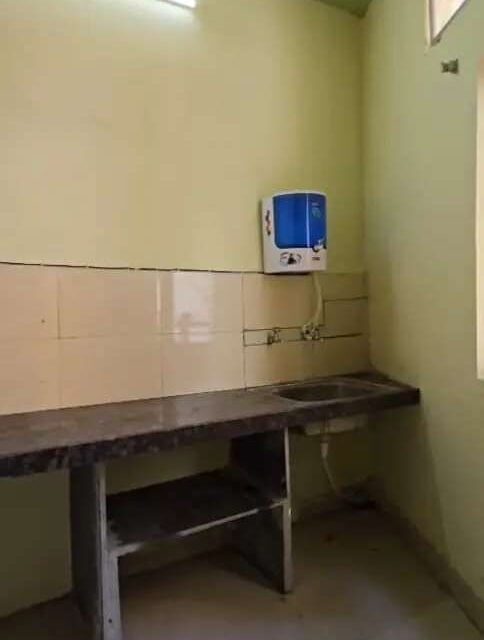 1 BHK furnished flat for rent near MMI Hospital Pachpedi Naka Raipur with parking bachelor friendly