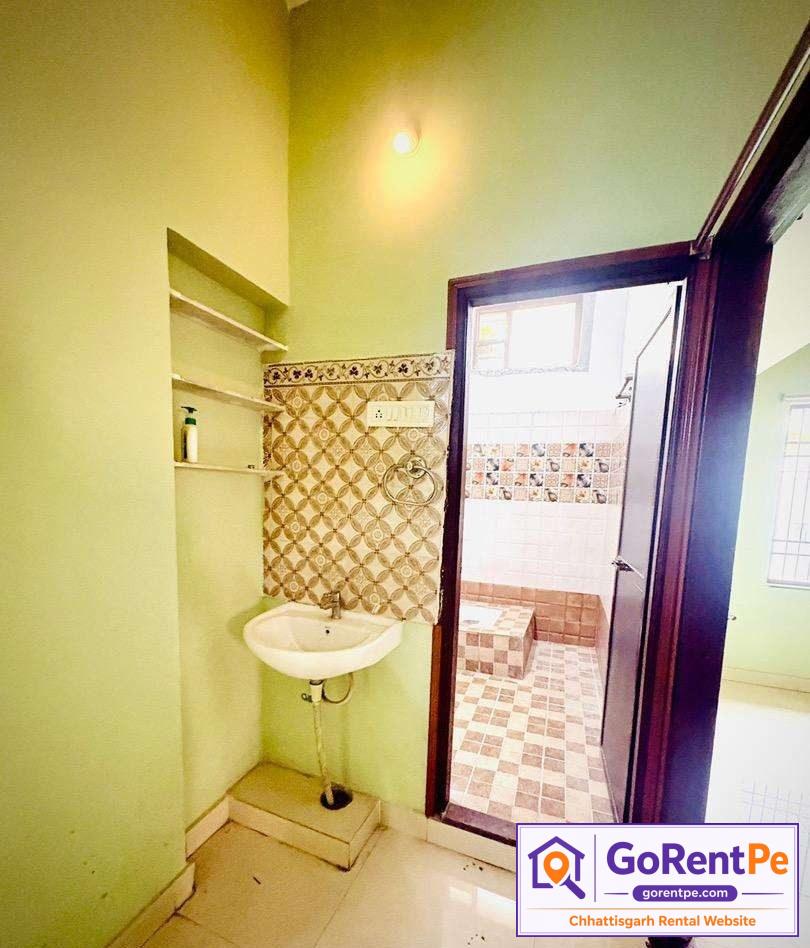 2 BHK family apartment for rent in Avanti Vihar Raipur with garden view balcony, spacious hall, 2 bedrooms, kitchen, safe and secure locality