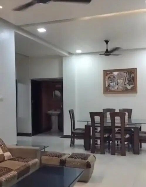 Male flatmate room available in 3BHK furnished flat Avanti Vihar Raipur with AC washing machine parking
