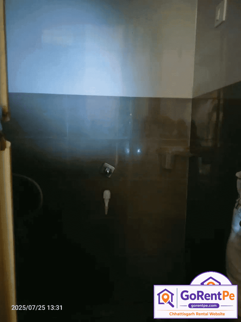 Affordable 1 BHK room for rent in Ram Nagar Bhilai with attached bathroom, 500 sq ft unfurnished accommodation ideal for bachelors, students, and working professionals.