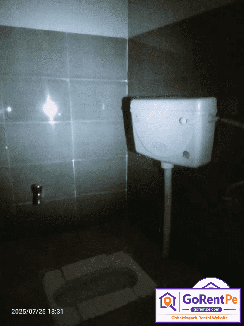 Affordable 1 BHK room for rent in Ram Nagar Bhilai with attached bathroom, 500 sq ft unfurnished accommodation ideal for bachelors, students, and working professionals.