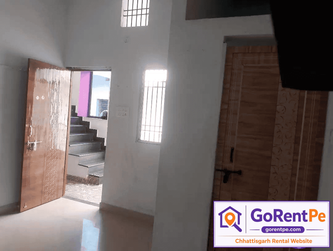 1 BHK unfurnished family flat for rent with 500 sq ft area on first floor