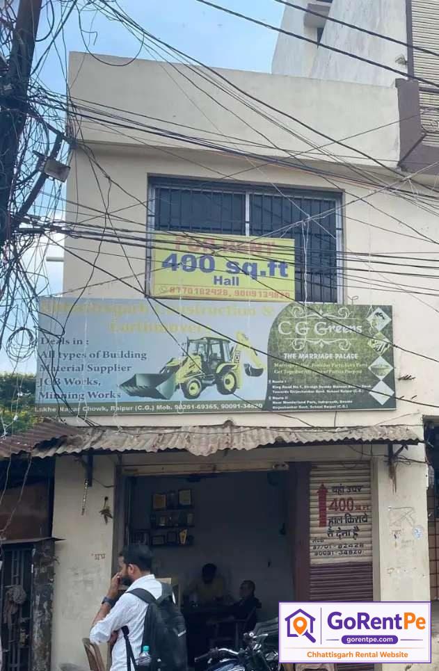 400 sq ft commercial hall for rent in Lakhe Nagar Main Chowk Raipur located on first floor with ground floor visibility suitable for office coaching institute clinic boutique consultancy and business use