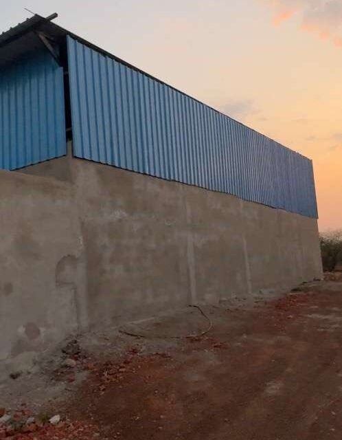 Newly constructed 3800 sq ft commercial godown for rent in Smriti Nagar Bhilai with office space, washroom, borewell water facility, parking, and large warehouse storage area for commercial use