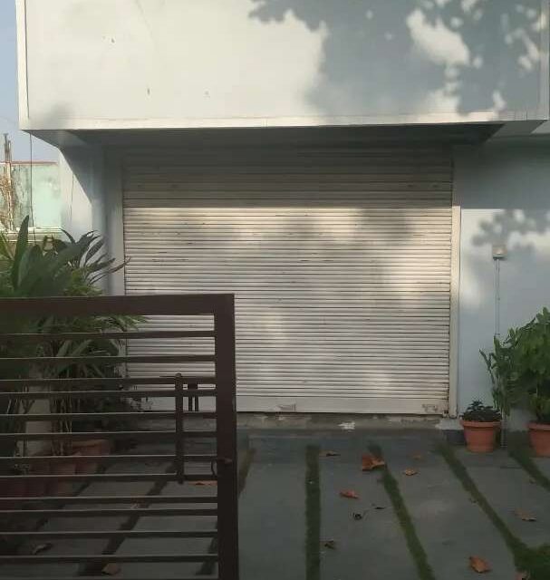 144 sq ft semi furnished commercial shop for rent in Shanti Nagar Bilaspur with parking