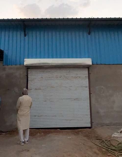 Newly constructed 3800 sq ft commercial godown for rent in Smriti Nagar Bhilai with office space, washroom, borewell water facility, parking, and large warehouse storage area for commercial use
