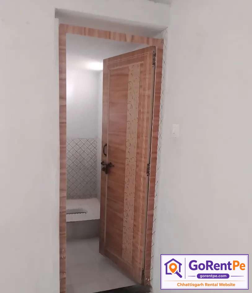 1 BHK unfurnished family flat for rent with 500 sq ft area on first floor