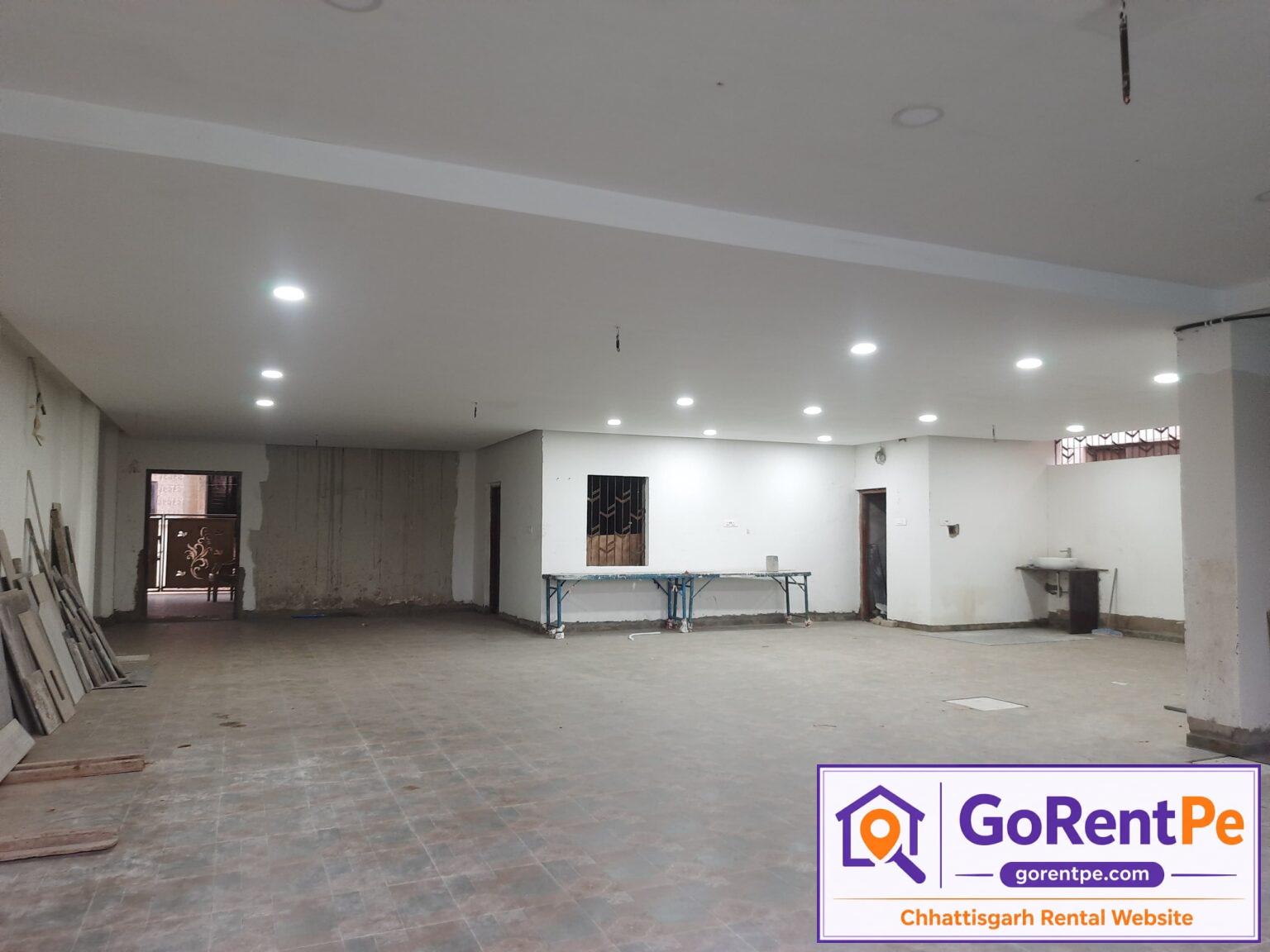 Fully furnished girls single room for rent in Vaishali Nagar Bilaspur near Rama Magneto Mall with lift, attached bathroom, parking, 24 hour water supply and sharing option